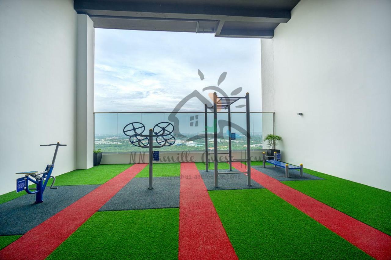Nn Famille Guest House Pasir Gudang Exterior foto