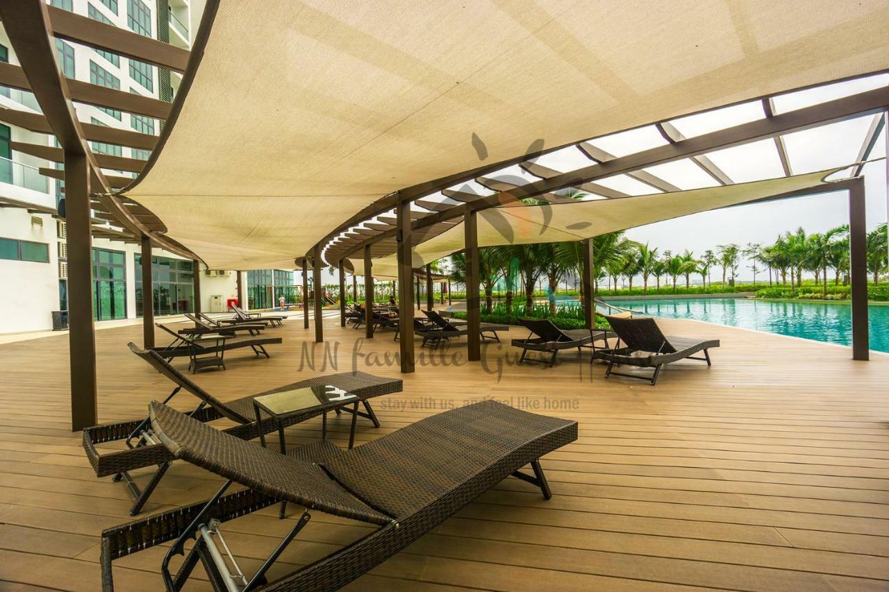 Nn Famille Guest House Pasir Gudang Exterior foto