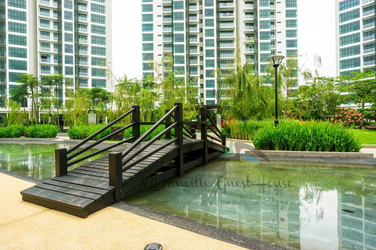 Nn Famille Guest House Pasir Gudang Exterior foto